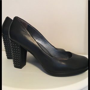 Kenneth Cole pumps